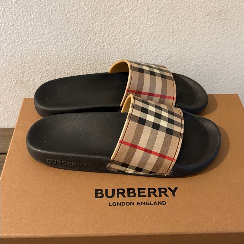 [Burberry] Furley Check Plaid Slides Slip-On Sandals w/ Box Youth EU 34 / US 3 - Picture 8 of 15